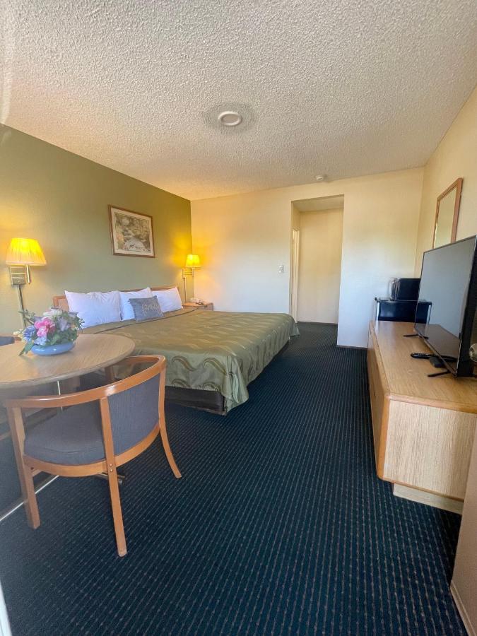 Regency Inn Lakeport Экстерьер фото