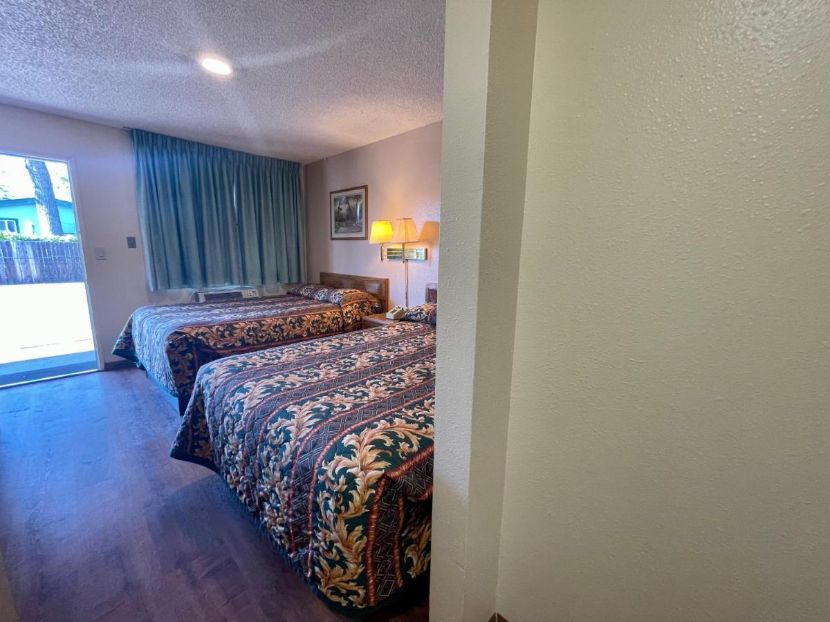 Regency Inn Lakeport Экстерьер фото