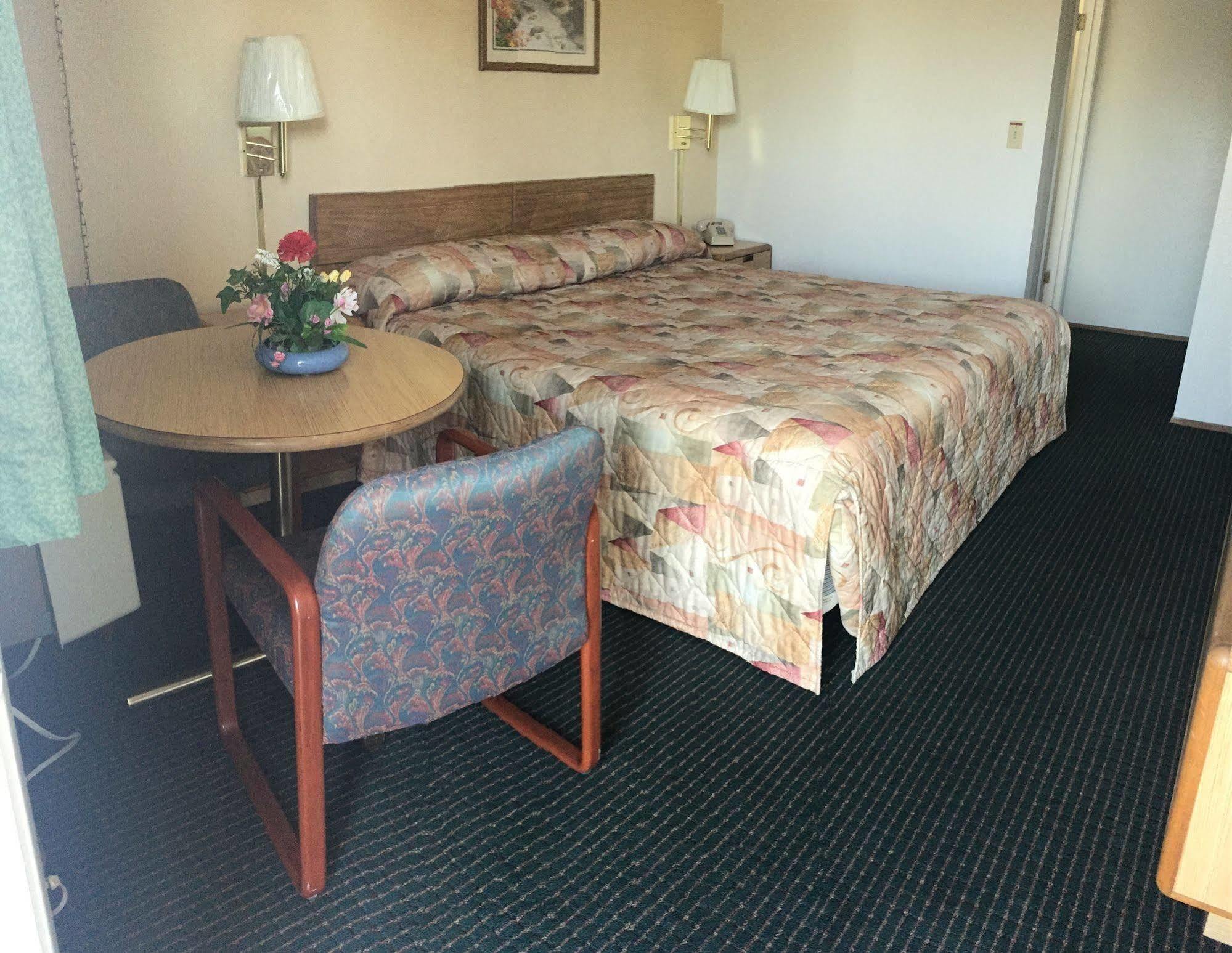 Regency Inn Lakeport Экстерьер фото