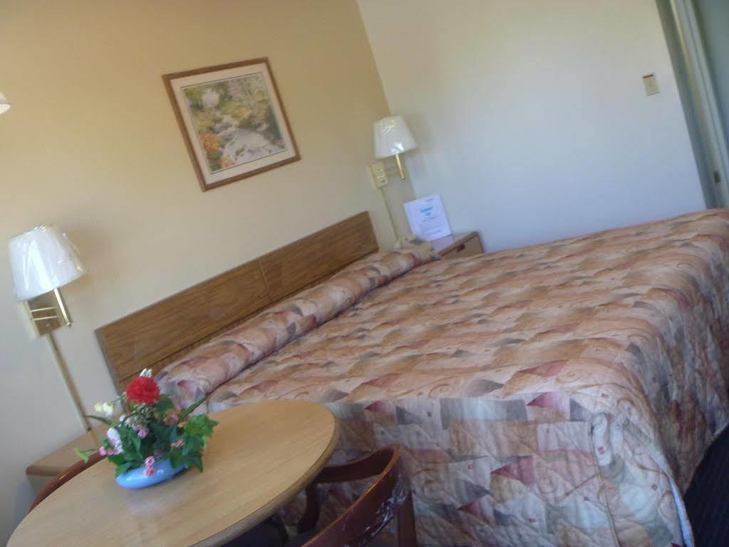 Regency Inn Lakeport Экстерьер фото